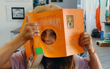 Klub Przyjaci&oacute;ł Biblioteki - Filia w Kwakowie w świetlicy w Kwakowie Francja wyobrażona na podst. pow. A. Stelmaszyk "Imaginarium"
