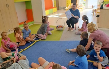 Zajęcia literacko-plastyczne dla Oddziału Przedszkolnego w Kwakowie picture book "Miasteczko Mamoko" A. i D. Mizielińscy