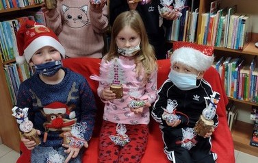 Świąteczne spotkanie DKK dla dzieci we Wrzącej 20.12.2021r. 2