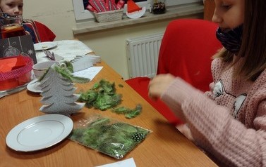 Świąteczne spotkanie DKK dla dzieci we Wrzącej 20.12.2021r. 9