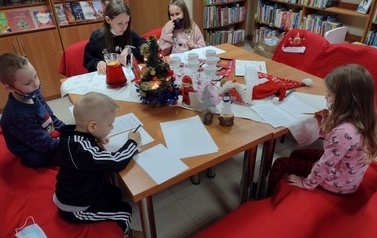 Świąteczne spotkanie DKK dla dzieci we Wrzącej 20.12.2021r. 14