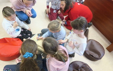 Biblioteczny Klub Maluszka w ogrodzie 9