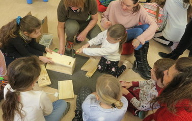 Biblioteczny Klub Maluszka w ogrodzie 12
