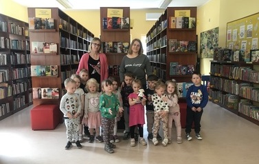 Lekcja biblioteczna z przedszkolakami -10.05.2022 1