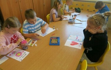 Majowe spotkanie Dyskusyjnego Klubu Książki dla Dzieci w GBP w Kobylnicy  2