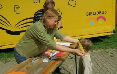 Bibliobus odwiedza Przedszkole Franio w Bolesławicach  11