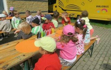 Bibliobus odwiedza Przedszkole Franio w Bolesławicach  15