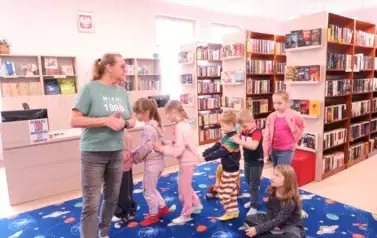 Muzyczne zabawy z rekwizytami w Kobylnicy  2