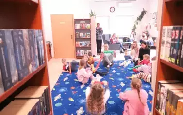 Muzyczne zabawy z rekwizytami w Kobylnicy  3