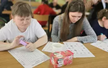 Zajęcia w pracownii wielojęzycznej - Filia w Sycewicach 6