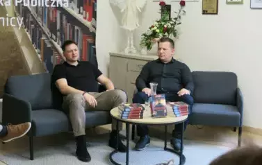 Spotkanie autorskie z tw&oacute;rcami książki &bdquo;Operacyjniak&rdquo; 3