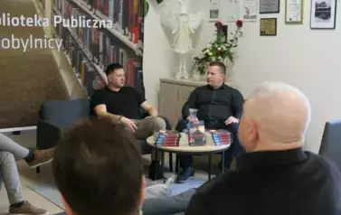 Spotkanie autorskie z tw&oacute;rcami książki &bdquo;Operacyjniak&rdquo; 4