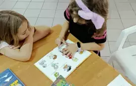Światowy Dzień Publicznego Czytania Komiks&oacute;w w świetlicy wiejskiej w Kwakowie