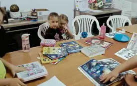 Światowy Dzień Publicznego Czytania Komiks&oacute;w w świetlicy wiejskiej w Kwakowie