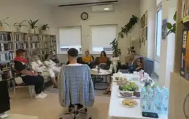 Projekt Koło się toczy Kobiety kręcą wieś pierwsze spotkanie warsztaty autoprezentacji w Kobylnicy