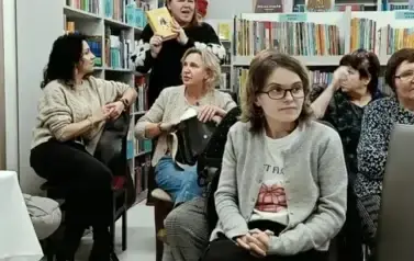 Anna Gliniecka-Woś, Burmistrz Kobylnicy w Filii w Kwakowie - inauguracja cyklu "Czytam, polecam"