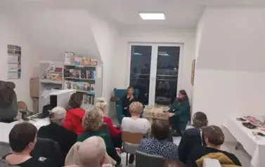 Anna Gliniecka-Woś, Burmistrz Kobylnicy w Filii w Kwakowie - inauguracja cyklu "Czytam, polecam"
