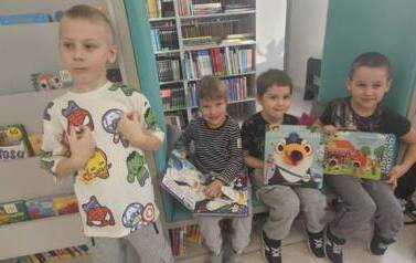 Zajęcia literacko-plastyczne na podstawie Śmiechu warte Agnieszki Frączek Filia w Kwakowie grupa Krasnali