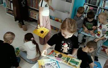 Zajęcia literacko-plastyczne na podstawie Śmiechu warte Agnieszki Frączek Filia w Kwakowie grupa Krasnali