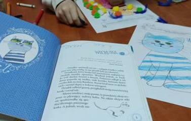 KPB świętuje Dzień Kota w świetlicy wiejskiej i bibliotece w Kwakowie  (2)