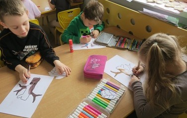 Biblioterapia dla smyka w BP w Kobylnicy Międzynarodowy Dzień Las&oacute;w