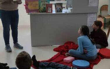 Filia w Kwakowie zajęcia biblioteczne z okazji Światowego Dnia Książki i Praw Autorskich we wsp&oacute;łpracy z biblioteką szkolną SP im. Polskich Olimpijczyk&oacute;w w Kwakowie
