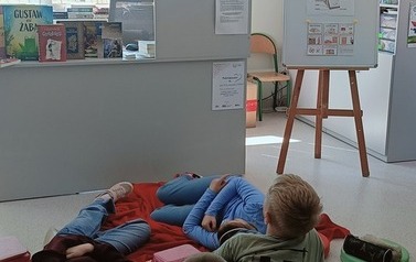 Filia w Kwakowie zajęcia biblioteczne z okazji Światowego Dnia Książki i Praw Autorskich we wsp&oacute;łpracy z biblioteką szkolną SP im. Polskich Olimpijczyk&oacute;w w Kwakowie