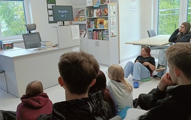 Tydzień Bibliotek Filia w Kwakowie Tajniki bibliografii zajęcia biblioteczne dla kl. VII SP im. Polskich Olimpijczyk&oacute;w w Kwakowie