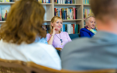 Projekt Bibliorasmus debata środowisk lokalnych i zaproszonych gości o roli biblioteki w budowaniu więzi społecznhych