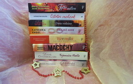 Nowości z serii Duże Litery - grudzień 2021 3