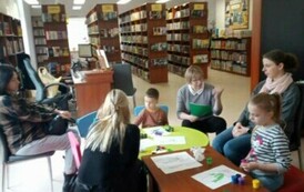 Biblioteczny Klub Maluszka w Kobylnicy i ćwiczenia motoryki małej 2