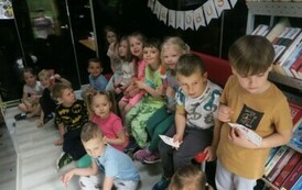Wizyta pięciolatk&oacute;w z Pluszowego Zakątka w GBP w Kobylnicy  1