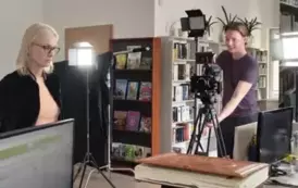 Biblioteka w Kobylnicy na chwilę planem filmowym 4