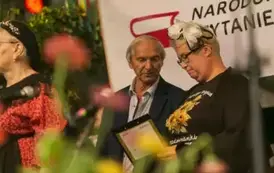 Narodowe Czytanie 2025 podczas Gminnego Święta Plon&oacute;w w Kobylnicy