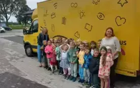 Bibliobusowe zajęcia literacko-plastyczne dla dzieci z Przedszkola Cavallo w Bolesławicach