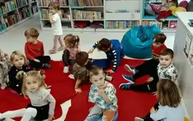 Pierwsza wizyta w maluszk&oacute;w z Oddziału Przedszkolnego w Kwakowie w Filii w Kwakowie