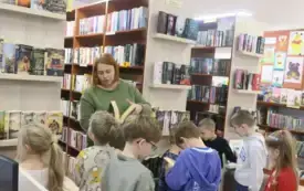 Zajęcia literackie dla grupy starszak&oacute;w ze Słonecznikowego Przedszkola w BP w Kobylnicy