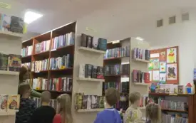 Zajęcia literackie dla grupy starszak&oacute;w ze Słonecznikowego Przedszkola w BP w Kobylnicy