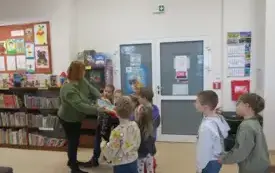 Zajęcia literackie dla grupy starszak&oacute;w ze Słonecznikowego Przedszkola w BP w Kobylnicy