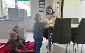 Oddział Przedszkolny w Filii w Kwakowie zajęcia literacko-plastyczne z okazji Dnia Mamy (5)