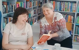 Filia w Kwakowie Dyskusyjny Klub Książki dla dorosłych czerwiec 20226 om&oacute;wienie "Czerwieni" z Kolor&oacute;w zła Małgorzaty Sobczak
