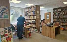 Wizyta bibliotekarki z Biblioteki Publicznej w Kobylnicy w Gminnej Bibliotece Publicznej w Kościelisku w ramach projektu Bibliorasmus