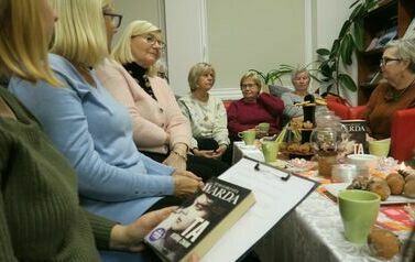 Jesienne spotkanie Dyskusyjnego Klubu Książki w Kobylnicy  10