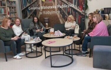 Jesienny Dyskusyjny Klub Książki dla Dorosłych w Kobylnicy  7