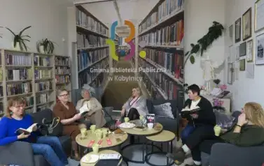 Listopadowe spotkanie Dyskusyjnego Klubu Książki dla Dorosłych w Kobylnicy  3