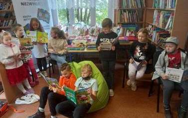 Og&oacute;lnopolski Dzień Głośnego Czytania w Kwakowie 4