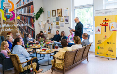 Projekt Bibliorasmus debata środowisk lokalnych i zaproszonych gości o roli biblioteki w budowaniu więzi społecznhych