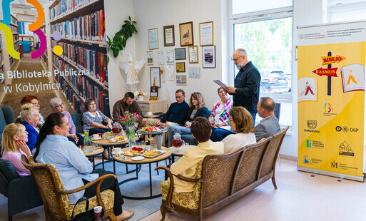 Projekt Bibliorasmus GBP w Zarszynie w BP w Kobylnicy debata z udziałem środowisk lokalnych i zaproszonych gości